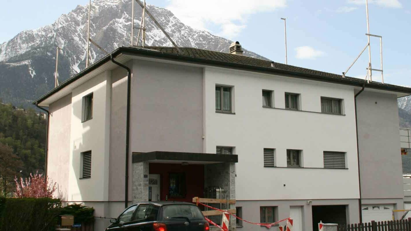 Condominio prima dell’ampliamento con facciata FX.12 PREFA antracite